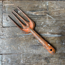 Load image into Gallery viewer, Vintage Single Metal Garden Fork