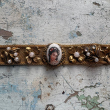Load image into Gallery viewer, 1950s Florenza Gold Mesh Cameo Bracelet