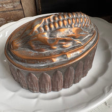 Load image into Gallery viewer, 19th Century Antique English Copper Baking Mould With Corn Motif