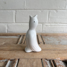 Load image into Gallery viewer, Vintage White Ceramic Pie Bird