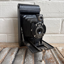 Load image into Gallery viewer, Antique Kodak Folding Camera – No. 2 Cartridge Hawk-Eye (c. 1912–1916)