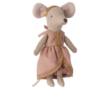 Load image into Gallery viewer, Maileg - The Princess Mouse and the Pea Castle Box
