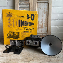 Load image into Gallery viewer, Vintage Coronet 3-D Flash Camera Kit c1954
