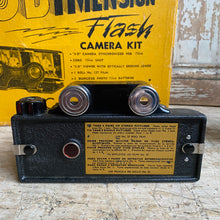 Load image into Gallery viewer, Vintage Coronet 3-D Flash Camera Kit c1954
