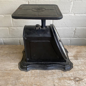 Antique Landers, Frary & Clark Household Scale