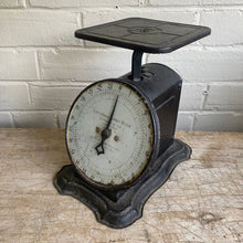 Load image into Gallery viewer, Antique Landers, Frary &amp; Clark Household Scale
