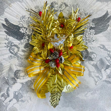 Load image into Gallery viewer, Vintage Christmas Corsage c1950s
