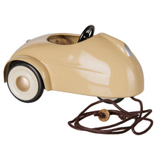 Load image into Gallery viewer, Maileg Mouse Car, Wheat
