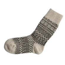 Load image into Gallery viewer, Nishiguchi Kutsushita Wool Jacquard Socks
