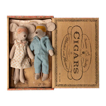Load image into Gallery viewer, Maileg - Mum &amp; Dad Mice in Cigar Box
