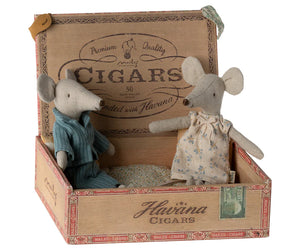 Maileg - Mum & Dad Mice in Cigar Box