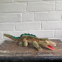 Load image into Gallery viewer, Vintage Steiff Alligator c1950
