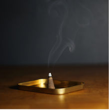 Load image into Gallery viewer, Pine + Leather Incense Cones
