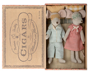 Maileg - Mum & Dad Mice in Cigar Box