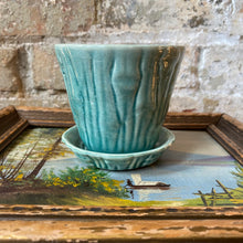 Load image into Gallery viewer, Vintage Brush McCoy Green Bamboo Flower Pot

